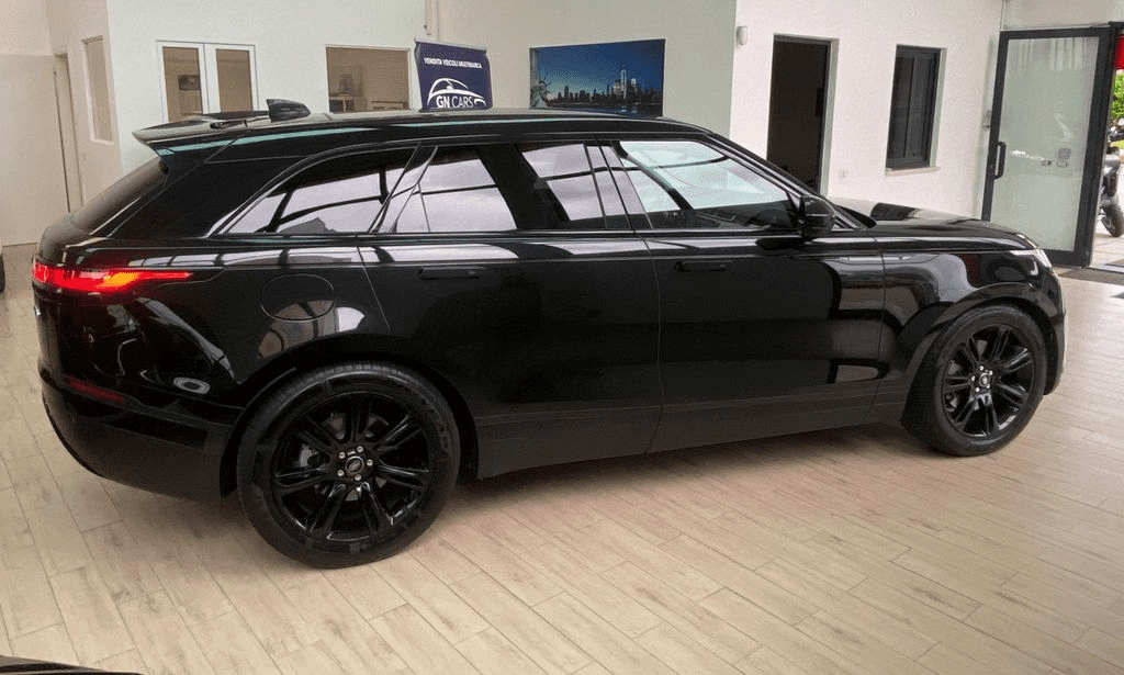 58e9a183-c97b-481b-83c6-2f3c500a22fb Range Rover Velar Hybride Diesel 2.0 209 Ch – Automatique – 2022 – Image 1