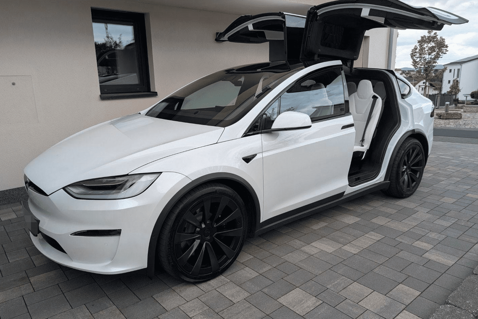 Tesla Model X Plaid – 6 Places 1.020 CH AHK Yoke Haut de Gamme 00000 Tesla Model X Plaid – 6 Places 1.020 CH AHK Yoke Haut de Gamme – Image 1