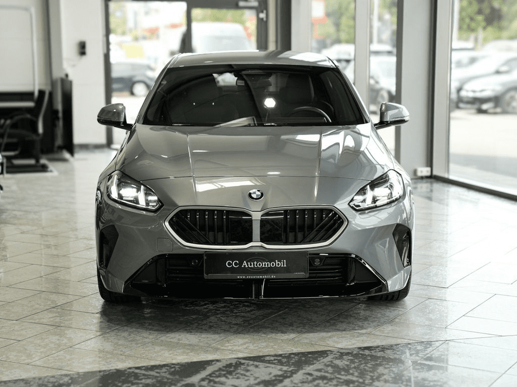 a7433a05-9893-4c85-b733-85045642dfad BMW 120i M Sport – Cuir – ACC – LED – Image 1