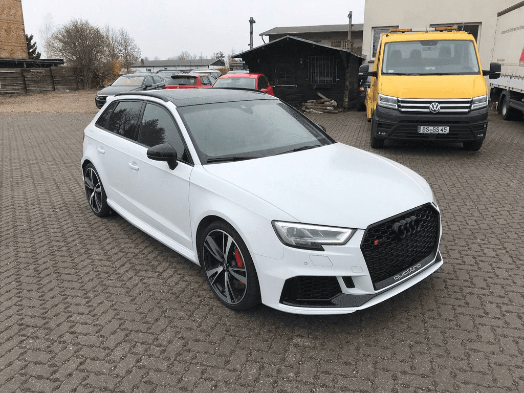 b3994122-6df6-4433-bd3d-340f7c08535e Audi RS3 Sportback 2.5 TFSI quattro – Image 1