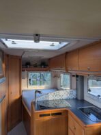 Camping-Car Pilot T615 Fiat Ducato 2.8L – Diesel, 3 Couchages, 4 Places, Année 2004 – Image 4