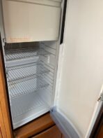 Caravane Fendt Topas 590 – Climatisation, Douche, Grand Réfrigérateur, 4 Couchages – Image 5