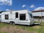 Caravane Fendt Topas 590 – Climatisation, Douche, Grand Réfrigérateur, 4 Couchages – Image 8
