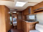 Caravane Fendt Topas 590 – Climatisation, Douche, Grand Réfrigérateur, 4 Couchages – Image 16